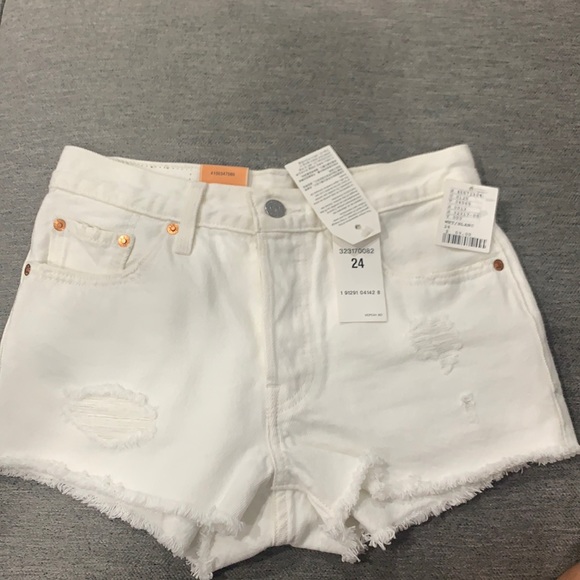Levi's Pants - 501 Levi’s white shorts